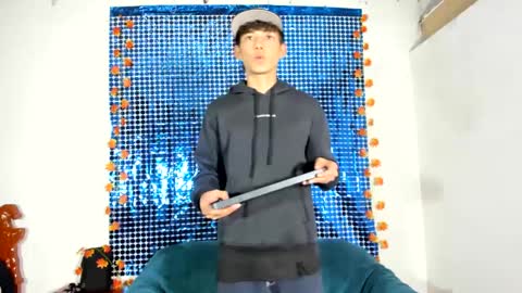 Snapshot of oliverhot_2005 chatting on February 2025 01:43:01 AM oliverhot_2005 online show from February 2025 01:43:01 AM