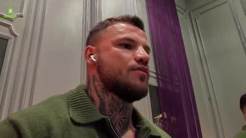 Snapshot of oliversport chatting on September 2025 11:04:02 AM OliverSport online show from September 2025 11:04:02 AM