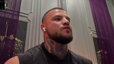 Snapshot of oliversport chatting on October 2025 03:55:02 PM OliverSport online show from October 2025 03:55:02 PM