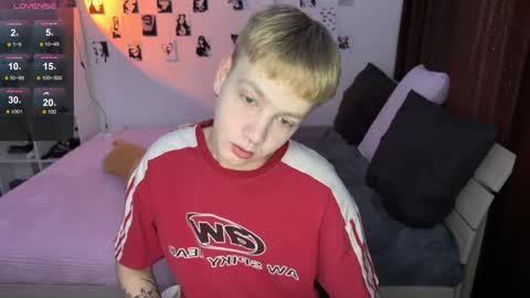 Snapshot of olivertasty chatting on September 2025 06:37:02 AM oliver online show from September 2025 06:37:02 AM