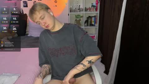 Snapshot of olivertasty chatting on November 2025 11:58:01 PM oliver online show from November 2025 11:58:01 PM