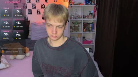 Snapshot of olivertasty chatting on November 2025 12:43:02 AM oliver online show from November 2025 12:43:02 AM