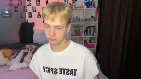 Snapshot of olivertasty chatting on November 2025 02:21:01 AM oliver online show from November 2025 02:21:01 AM