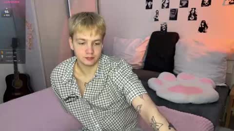 Snapshot of olivertasty chatting on November 2025 01:26:02 AM oliver online show from November 2025 01:26:02 AM