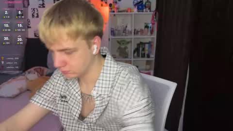 Snapshot of olivertasty chatting on November 2025 06:52:02 PM oliver online show from November 2025 06:52:02 PM