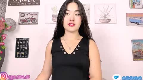 Snapshot of olivia22love chatting on December 2025 12:43:02 PM ..................................... 500 am- 1200 pm GMT-5 online show from December 2025 12:43:02 PM