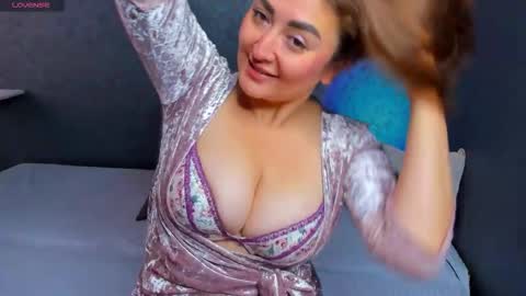 Snapshot of olivia_buckby chatting on September 2025 04:23:01 AM Olli online show from September 2025 04:23:01 AM