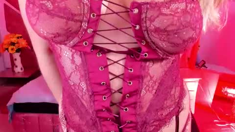 Snapshot of olivia_fox69 chatting on April 2026 03:48:02 AM OLIVIA online show from April 2026 03:48:02 AM