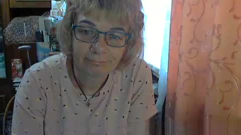 Olivia Mia online show from May 2026 05:49:01 AM