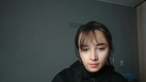 Olivia online show from November 2025 10:25:02 AM