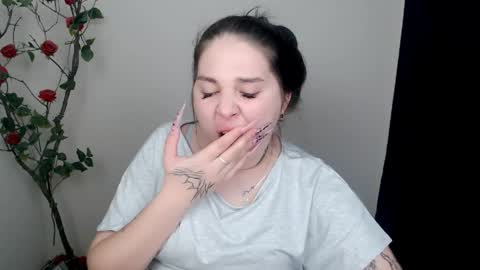 Snapshot of olivia_red_ chatting on May 2026 08:37:01 PM Olivia online show from May 2026 08:37:01 PM