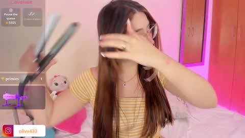 olivia_s19 online show from December 2024 04:09:01 AM