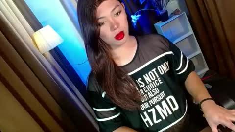 Miss OLIVIA online show from November 2025 10:39:02 AM