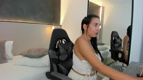 Snapshot of olivia_willoow chatting on October 2025 08:29:01 PM olivia_willoow online show from October 2025 08:29:01 PM