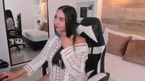 Snapshot of olivia_willoow chatting on November 2025 02:45:01 AM olivia_willoow online show from November 2025 02:45:01 AM