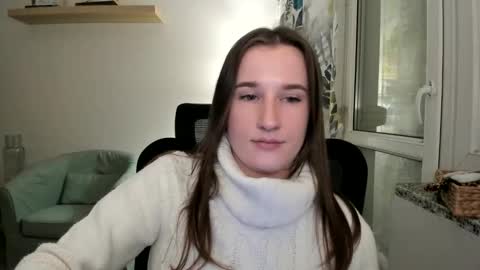 Snapshot of oliviaaa2003 chatting on January 2025 09:52:01 PM Oliwiaa2004 online show from January 2025 09:52:01 PM