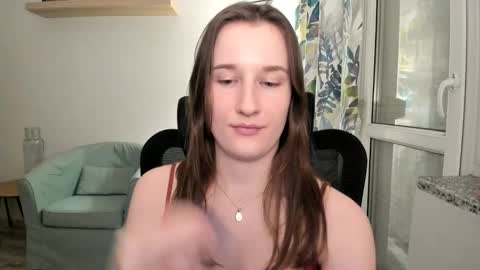 Snapshot of oliviaaa2003 chatting on January 2025 10:27:01 PM Oliwiaa2004 online show from January 2025 10:27:01 PM