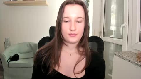 Snapshot of oliviaaa2003 chatting on January 2025 11:14:02 PM Oliwiaa2004 online show from January 2025 11:14:02 PM