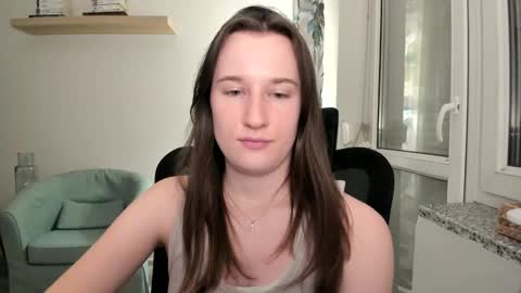 Snapshot of oliviaaa2003 chatting on February 2025 10:49:02 PM Oliwiaa2004 online show from February 2025 10:49:02 PM