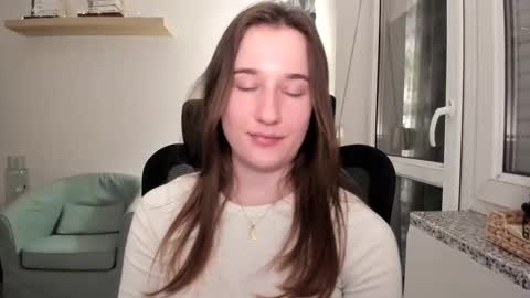 Snapshot of oliviaaa2003 chatting on March 2025 09:43:02 PM Oliwiaa2004 online show from March 2025 09:43:02 PM