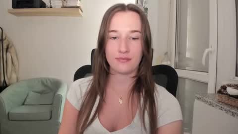 Snapshot of oliviaaa2003 chatting on December 2025 08:47:02 PM Oliwiaa2004 online show from December 2025 08:47:02 PM