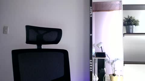 Snapshot of oliviaaa__ chatting on November 2025 04:53:02 PM oliviaaa__ online show from November 2025 04:53:02 PM