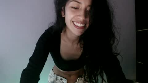 Snapshot of oliviaaa__ chatting on June 2026 05:44:02 PM oliviaaa__ online show from June 2026 05:44:02 PM