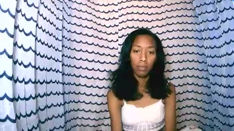 oliviah27 online show from October 2025 11:01:01 AM