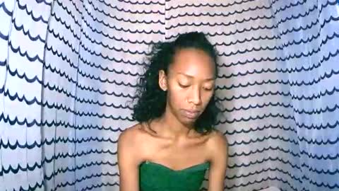 oliviah27 online show from October 2025 11:39:01 PM