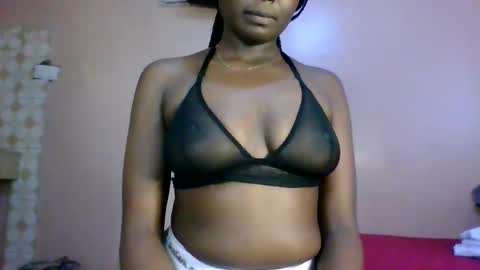 oliviah_1 online show from October 2025 07:08:01 AM
