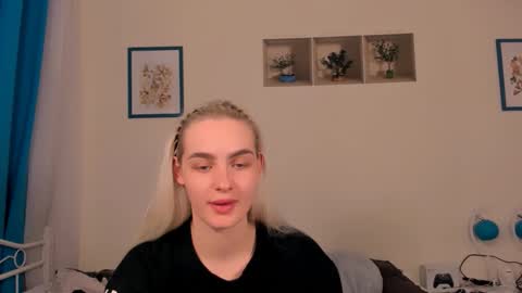 oliviaBeauty online show from April 2026 06:19:02 PM