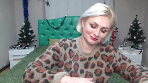 OliviaHorst online show from December 2024 04:00:02 PM