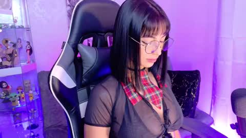 Snapshot of oliviamcneill chatting on March 2025 12:15:02 PM Olivia Mcneill  online show from March 2025 12:15:02 PM