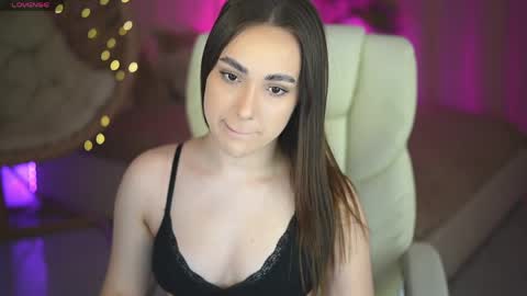 Olivia online show from April 2026 07:00:01 PM