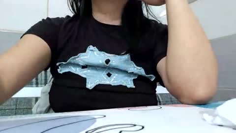 Snapshot of oliviaoly chatting on December 2025 06:08:02 AM Olivia online show from December 2025 06:08:02 AM