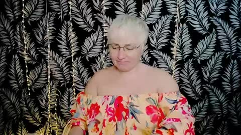 Snapshot of oliviaoskar_ chatting on April 2026 09:51:02 AM Kelly online show from April 2026 09:51:02 AM