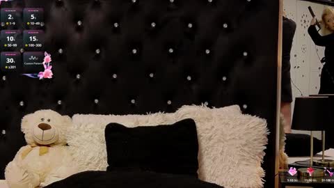 Olivia online show from January 2025 10:12:02 PM