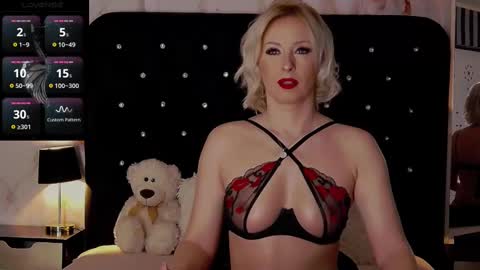 Olivia online show from February 2025 06:54:01 AM