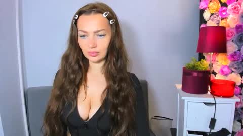 OliviaWomen online show from October 2025 07:23:02 AM