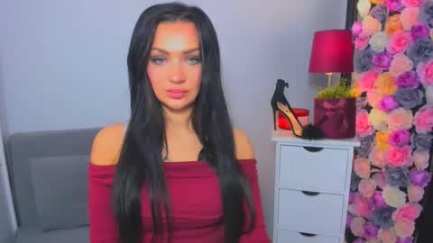 OliviaWomen online show from November 2025 10:26:01 AM