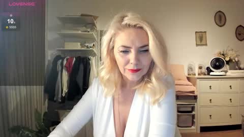 Snapshot of ollalla7 chatting on November 2025 06:43:01 PM ollalla7 online show from November 2025 06:43:01 PM