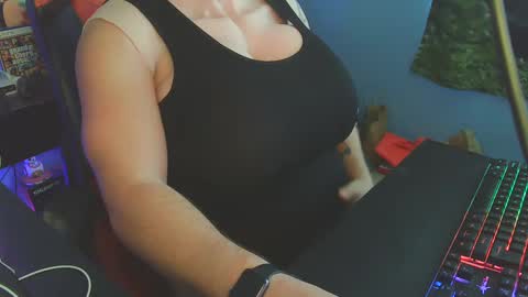 Snapshot of olorlando321 chatting on October 2025 02:06:02 PM Dani Pregna online show from October 2025 02:06:02 PM