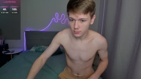 Snapshot of olvr_zoolander chatting on January 2025 10:13:02 PM Oliver and Mira online show from January 2025 10:13:02 PM