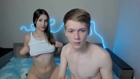 Snapshot of olvr_zoolander chatting on October 2025 02:59:01 PM Oliver and Mira online show from October 2025 02:59:01 PM