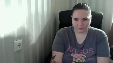 Snapshot of olyaandnetty chatting on October 2025 07:23:02 AM OlyaAndNetty online show from October 2025 07:23:02 AM