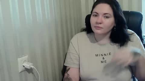 Snapshot of olyaandnetty chatting on October 2025 07:32:01 AM OlyaAndNetty online show from October 2025 07:32:01 AM