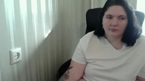 Snapshot of olyaandnetty chatting on October 2025 07:54:02 AM OlyaAndNetty online show from October 2025 07:54:02 AM