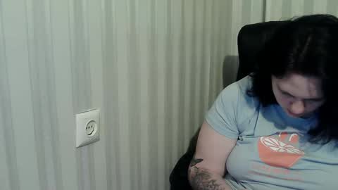 Snapshot of olyaandnetty chatting on October 2025 02:07:01 PM OlyaAndNetty online show from October 2025 02:07:01 PM