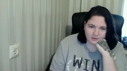 Snapshot of olyaandnetty chatting on November 2025 01:46:01 PM OlyaAndNetty online show from November 2025 01:46:01 PM