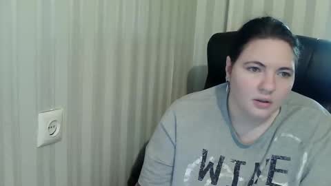 Snapshot of olyaandnetty chatting on November 2025 09:44:02 AM OlyaAndNetty online show from November 2025 09:44:02 AM